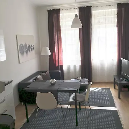 Nora Apartman *